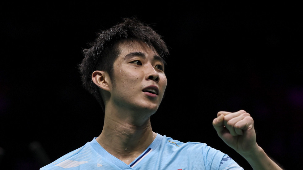 Asian Championships: China Cruise, but Shi Falls